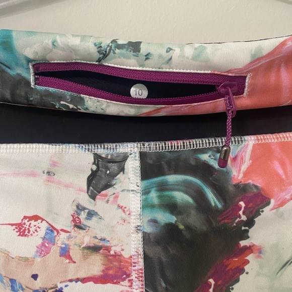 Lululemon Run Inspire Crop II All Luxtreme Pigment Wave Multi / Black Leggings - Picture 3 of 6